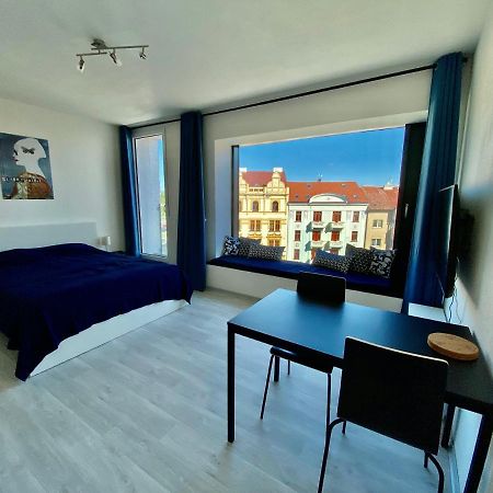 Cozy Studio With Garage In The City Center Plzeň Exterior foto